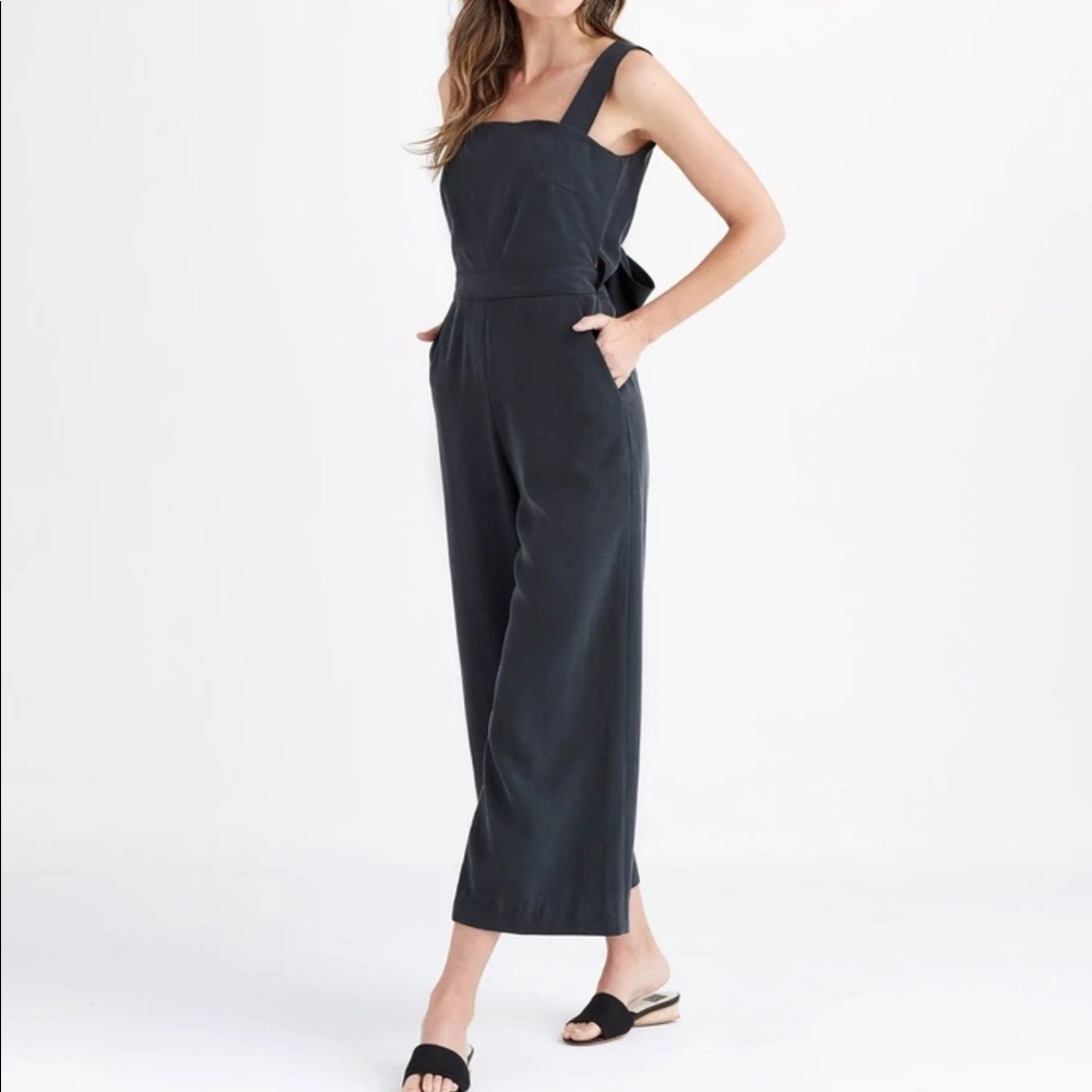 vetta • apron jumpsuit w/ tie back (black)